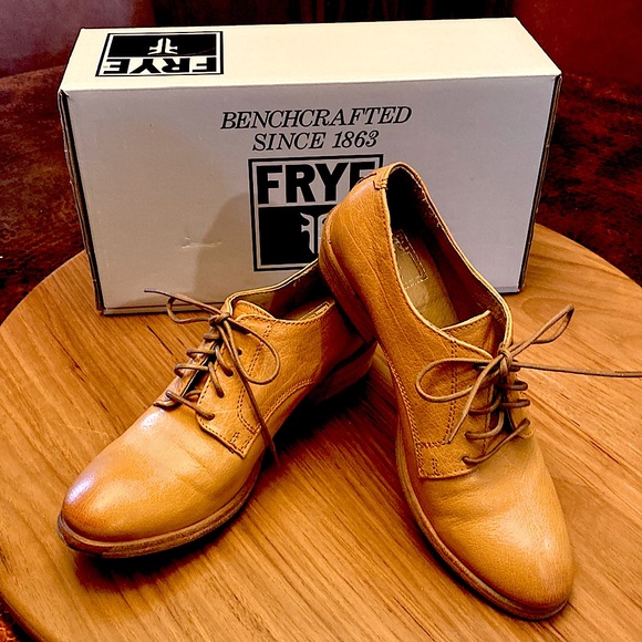 Frye Shoes - Frye Carson Oxford size 7.5 NIB